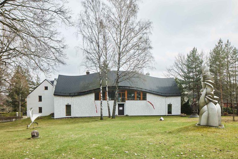 Vladas Vildžiūnas gallery and workshop