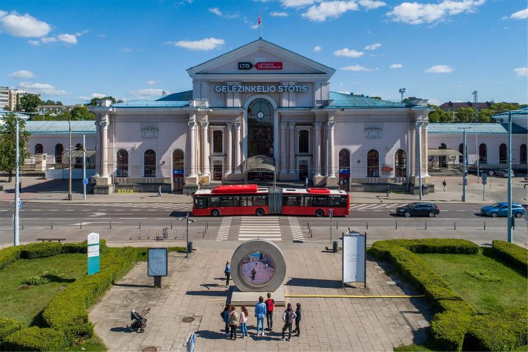 Vilniaus geležinkelio stotis ir traukinių remonto depas