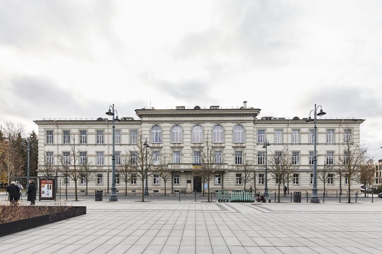 Lietuvos muzikos ir teatro akademijos centriniai rūmai