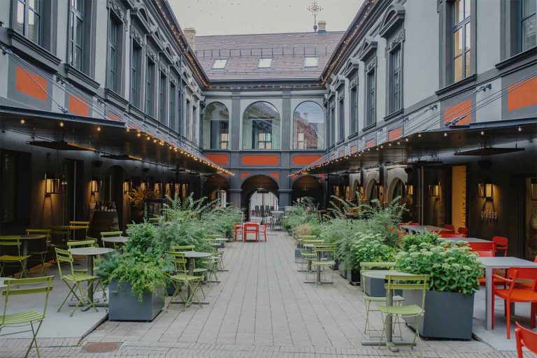 "Senatorių pasažas" (Senators' Passage)