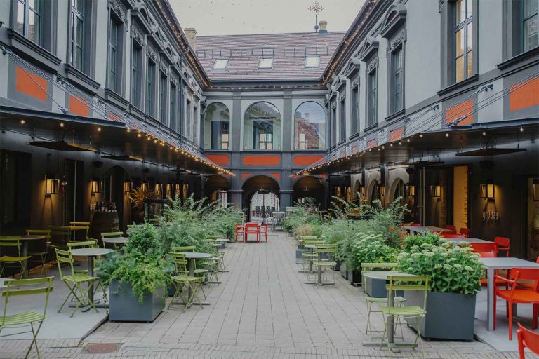 "Senatorių pasažas" (Senators' Passage)