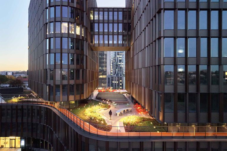 Verslo centras „Hero” | „Eureka” mokykla ir „Colliers” biuras